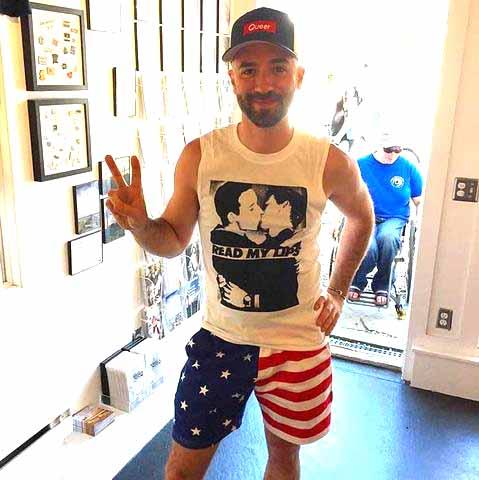 Gran Fury Read My Lips Men Sleeveless T-shirt vintage photo sailors kissing queer hat adams nest