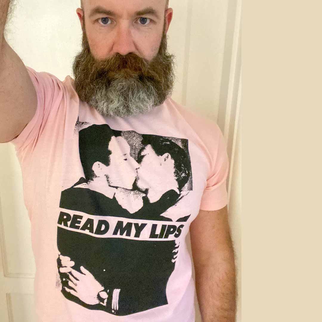 Read My Lips Men T-Shirt Supporting Rainbow Railroad